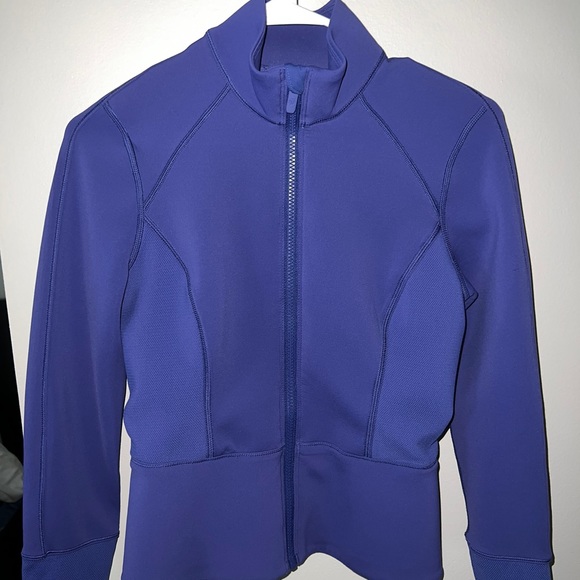 Purple cropped Lululemon zip up jacket - Picture 2 of 2